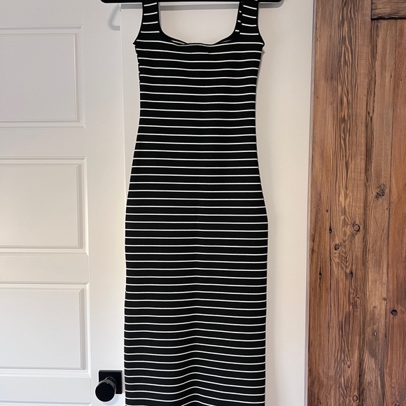 ZARA MAXI DRESS - Picture 3 of 3